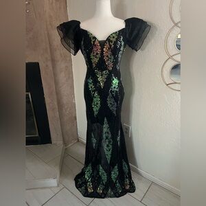 GIFFNISETI MESH OFF SHOULDER SEQUIN MERMAID HEM BODYCON DRESS